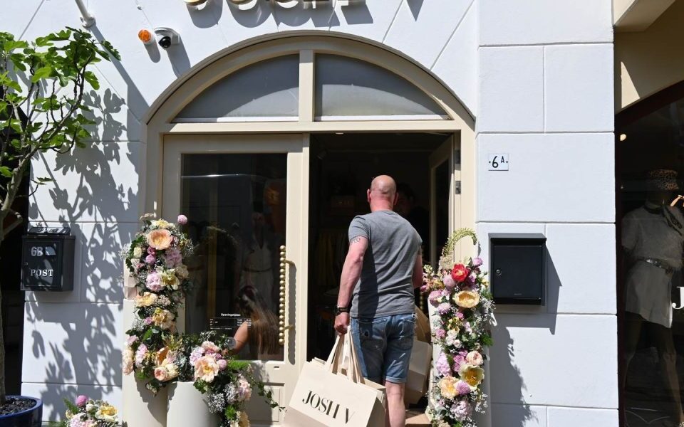 Josh V Brandstore Laren